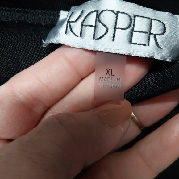 3762 Size XL Umgee Lepoard Print Top and XL Kasper Knit Pull On Pants. - Picture 11 of 12